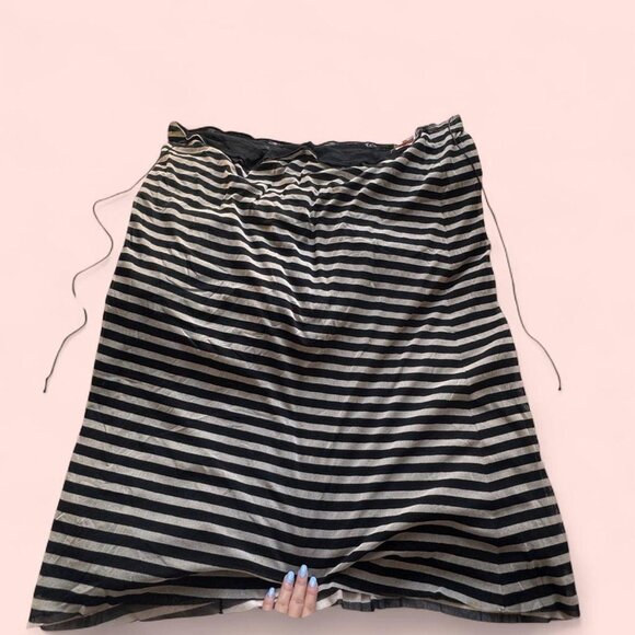 Fuzzi mesh Skirt - Picture 4 of 6